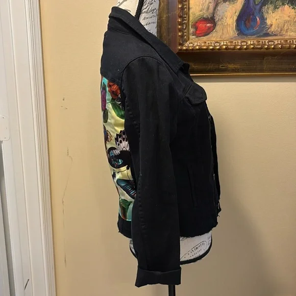 🦋Htrailz Classic soft denim with satin butterfly & floral back boutique jacket - Picture 7 of 13
